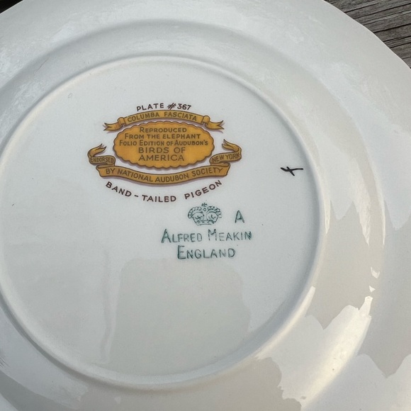 Meakin Band-Tailed Pigeon #367 and  # 168 Fork-Tailed Flycatcher 8.75” Plate Set - Picture 10 of 13